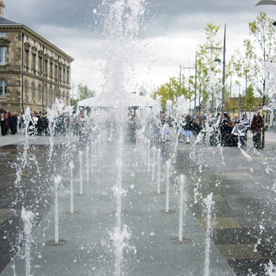 Custom House Square Day Fountains